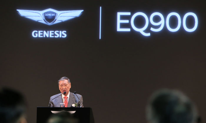 '제네시스 EQ900' 신차 발표회에서 환영사하는 정몽구 현대차 회장