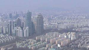 대출 규제에 금리인상 우려&hellip;아파트 거래량 '뚝'