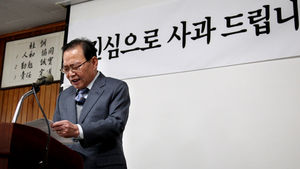 '갑질' 몽고식품 전 회장 경찰&middot;노동부 조사받는다