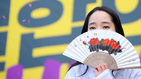 섬네일이미지  5:9일 오후 서울광장에서 열린 일본군 '위안부' 문제 한일합의 무효선언 국민대회에서 참가자들이 서울광장에서 옛 일본대사관을 향해 거리행진을 하고 있다. 