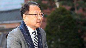 [슬라이드 포토] 유일호 "1분기 경기리스크 적극 대응&hellip;경제활력 회복에 매진"