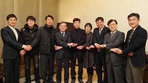 권오현 삼성전자 대표 , 반도체 백혈병 피해 가족위 만나 사과