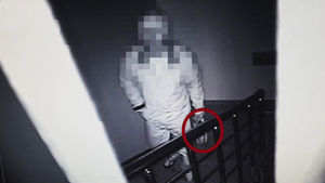 화 난다고&hellip;건물 옥상서 '위험천만' 돌팔매질