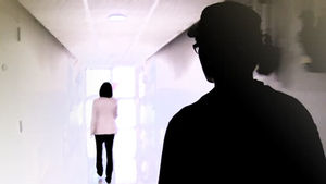 "사귀자고 괴롭혀서" 의자에 묶고 흉기 살해