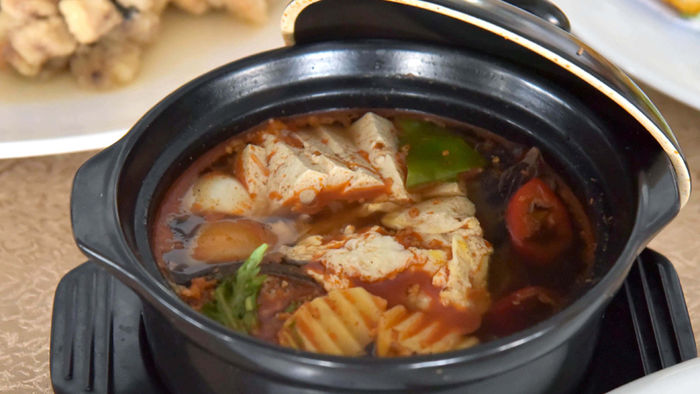 메인이미지  5 : 평양면옥에서 메기요리 경연대회가 열렸다고 조선중앙통신이 21일 촬영, 보도했다.