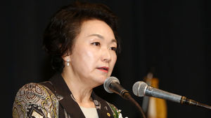 한무경 여성경제인협회장 "여성기업용 인터넷은행 설립"