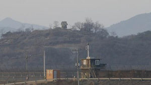 "기이한 정적 속에 들려오는 K팝"&hellip;美기자가 찾아간 북한쪽 DMZ