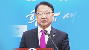 "아예 국회로 출근합니다"&hellip;유일호, 경제법안 처리 설득에 올인