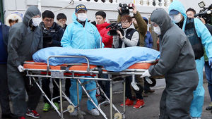"딸 5시간 때려 숨지게 한 친부&middot;계모 살인죄 검토"