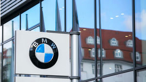 경북 군위서 달리던 BMW 승용차 또 불