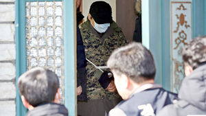 [슬라이드 포토] 목사 부부, 여중생 딸 폭행&middot;시신방치 "담담히 재연"