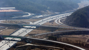 고속도로 정체 풀리기 시작&hellip;서울→부산 4시간20분