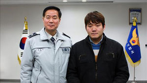 물에 빠진 노인 구한 시민영웅&hellip;"당연히 해야 할 일"