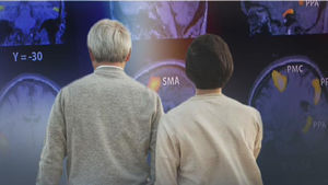 "나이들 수록 뇌 폭넓게 활용, 종합적 판단 더 잘해"