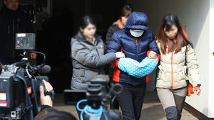 [슬라이드 포토] '큰딸' 살해 암매장 사건 피의자들 태연히 범행 재연