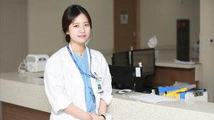 시내버스서 앉은 채 심정지 60대, 함께 탄 간호사가 살렸다