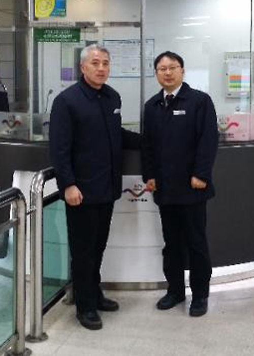 민엽 부역장(좌)과 임성현 과장/사진=서울도시철도공사 제공
