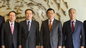 박삼구-우다웨이, 한&middot;중 민간교류 활성화 논의