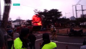 [자막뉴스] 도심 한복판서 변압기 '펑'&hellip;난리 난 광장시장