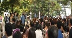 "뷔페 대신 도시락" 서울 월드컵 공원 '소풍 결혼식'