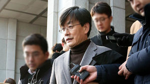 '출구조사 무단사용' 손석희 8시간 조사&hellip;"혐의 부인"