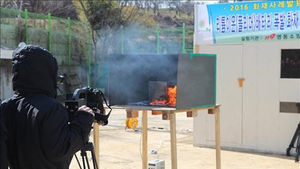 '불량 배터리' 과전압 충전해봤더니&hellip;5분 만에 '펑'