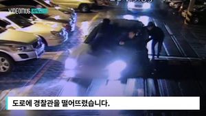 [자막뉴스] 검문 시도에 '도망'&hellip;경찰 매달고 4km 광란 질주