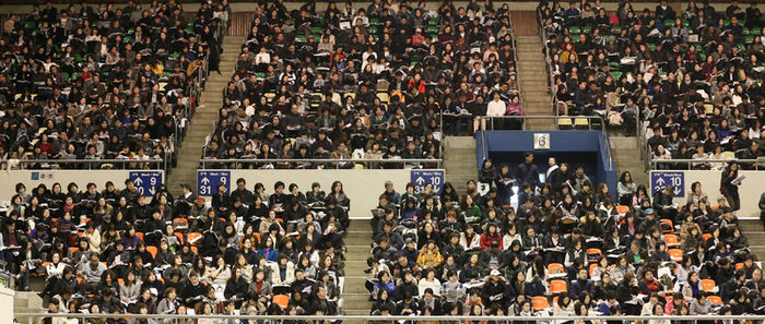 메인이미지  5 : 12일 오후 서울 성동구 행당동 한양대학교 체육관에서 종로학원 '대폭 바뀐 수능에 따른 대학입시전략 설명회'가 열리고 있다.