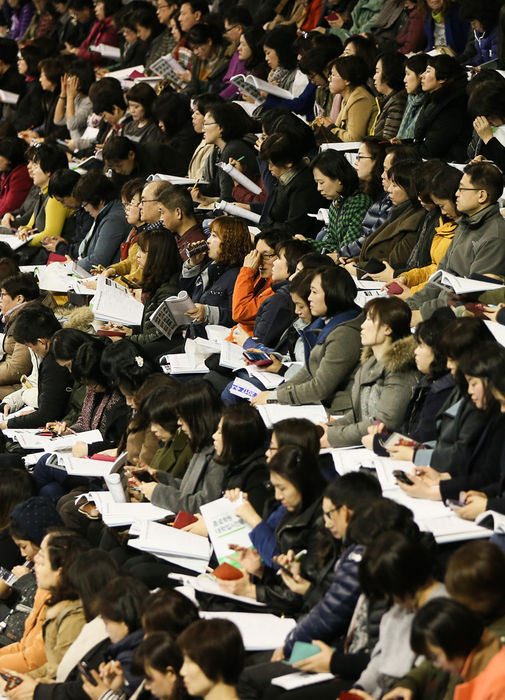 메인이미지  2 : 12일 오후 서울 성동구 행당동 한양대학교 체육관에서 종로학원 '대폭 바뀐 수능에 따른 대학입시전략 설명회'가 열리고 있다.