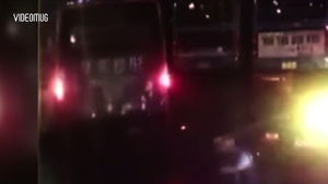 [비디오머그] 마법처럼 사라져버린 버스&hellip;中 싱크홀 '심각'
