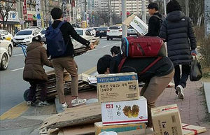 "우리 할머니 생각에&hellip;" '폐지 할머니' 도운 고교생들