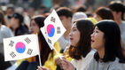섬네일이미지  3:19일 오후 서울광장에서 일본군 위안부 문제 해결을 위한 '2016 평화나비 콘서트'가 열렸다.