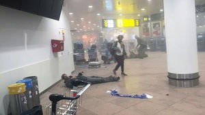 "피웅덩이&middot;전쟁터로 변한 공항"&hellip;시민들 '패닉'