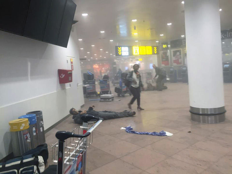 폭발 직후 브뤼셀공항 내부 (AP)