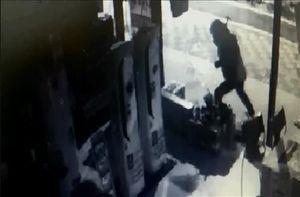 30분 뒤지고 망치로 창문 깨도&hellip;말뿐인 보안업체 '철통보안'