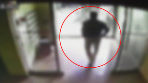 갈고리 모양 철사 문틈에 '쑥'&hellip;4분 만에 털린 사무실