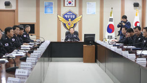 박인용 장관 '北 GPS 교란'에 경비함 타고 바다로