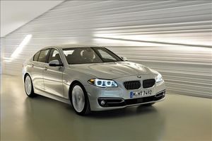 BMW 5시리즈 이번달 3년 무이자 할부로 구입 가능