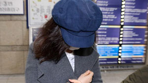 '정우성 속인' 방송작가, '황신혜 의류 홈쇼핑 판매'로 또 사기
