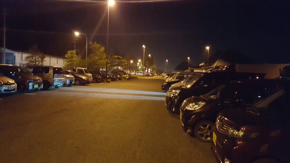 차량 난민들이 모인 주차장