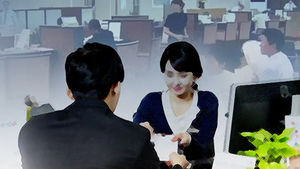 '일할 때 웃어라' 갑질, 이례적 구류 받은 까닭은