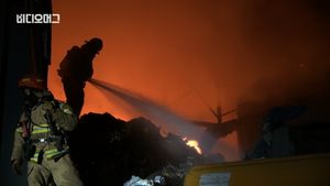 [비디오머그] 갑자기 '펑'!&hellip;경기도 고양시 폐기물 처리장 화재 진압