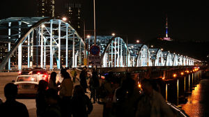 [슬라이드 포토] 화려한 밤야경, 아름답게 변신한 동작&middot;반포대교