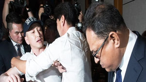 "그 아이 살릴 수 있냐"&hellip;분노 폭발한 회견장