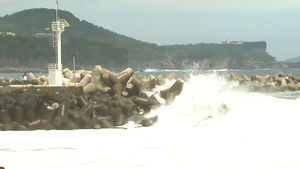 '폭탄 저기압' 통과&hellip;한라산 최고 200mm 폭우