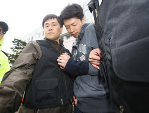 토막살인범 조성호 현장검증서 담담히 범행 재연
