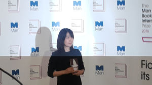 한강 "맨부커 수상 예상못해&hellip;다시 글 쓰고 싶어"