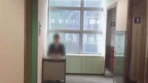 [김범주의 친절한 경제] '부당해고' 복직했더니&hellip;"화장실 옆에 앉아라"