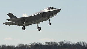 "F-35A 스텔스기, F-15E 상대로 모의공중전서도 모두 승리"