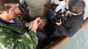 [비디오머그] 상공 1,800m 높이서 열기구 타고 이발&hellip;이색 도전